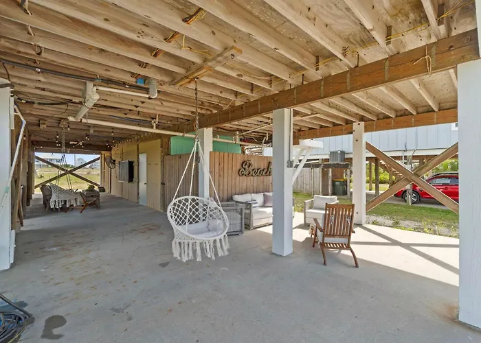 Holiday home Latitude Adjustment House