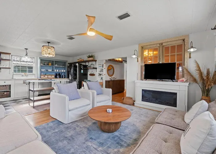 Latitude Adjustment House *